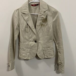 Women’s SO cute Blazer Size small - See the back!